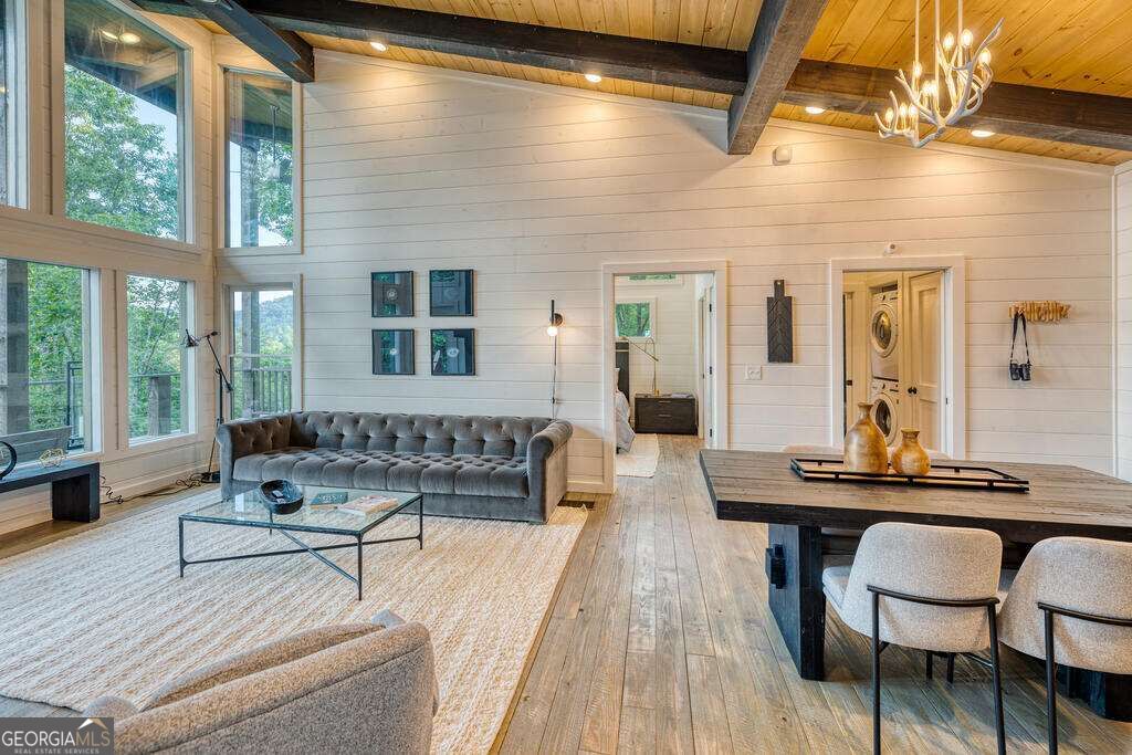 281 Raintree Bend