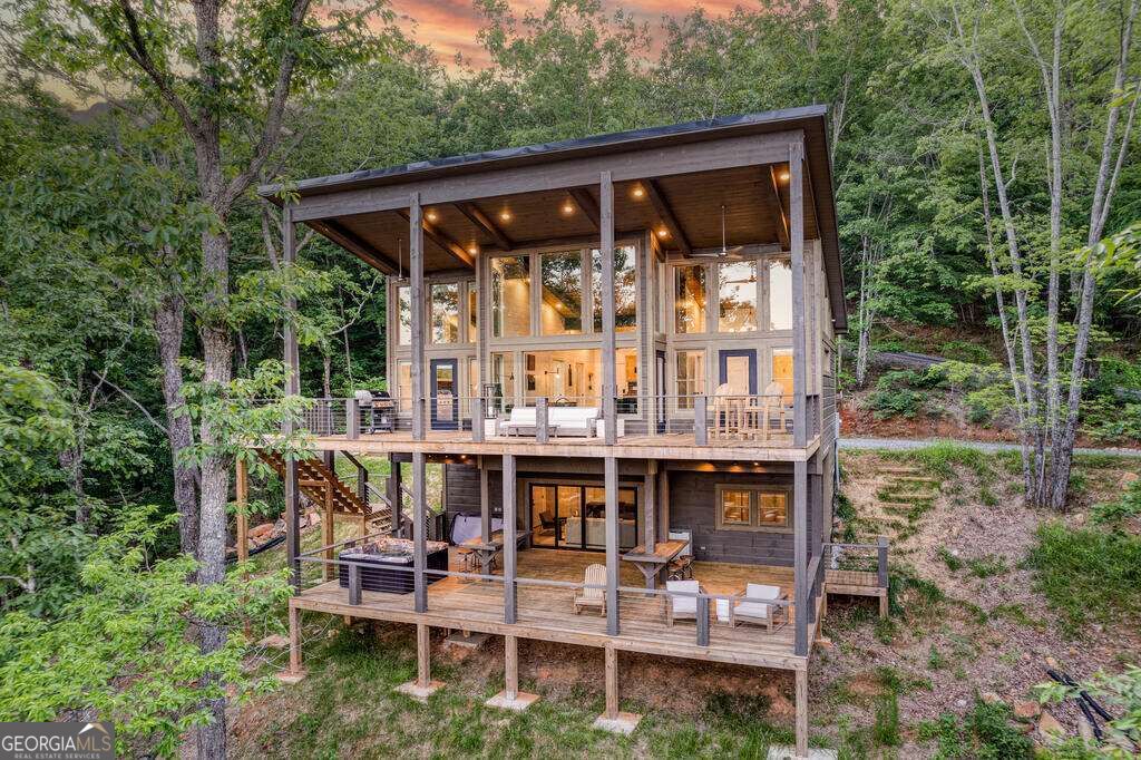 281 Raintree Bend