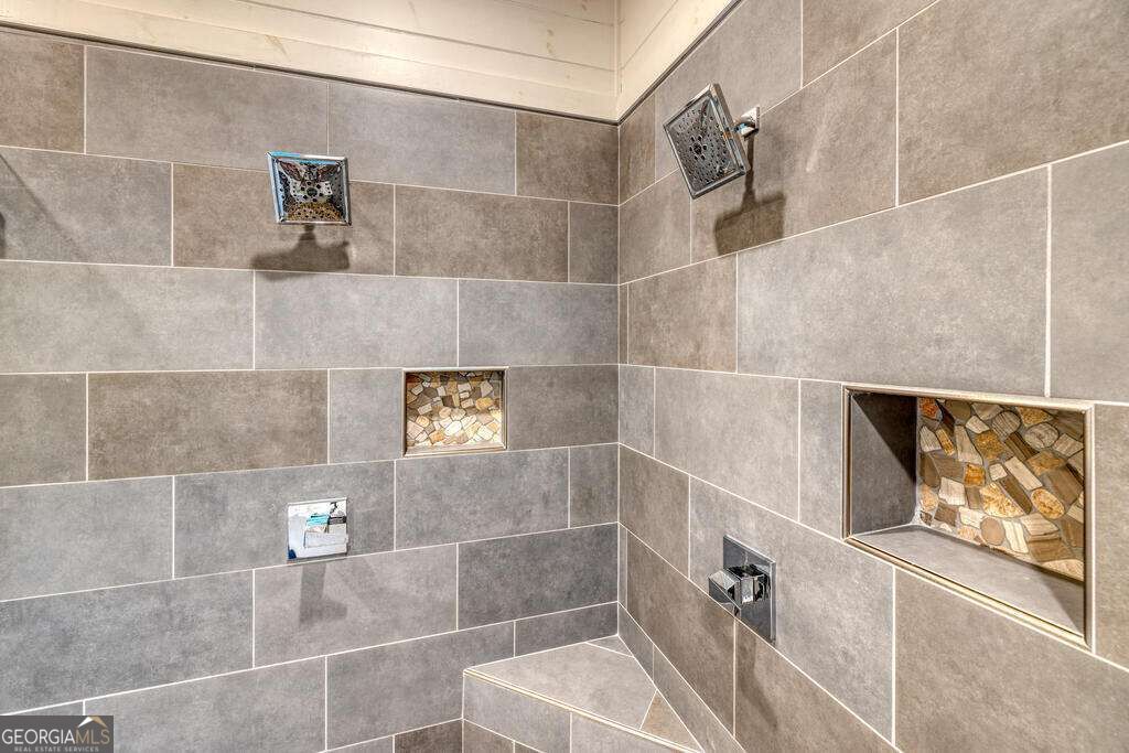 281 Raintree Bend