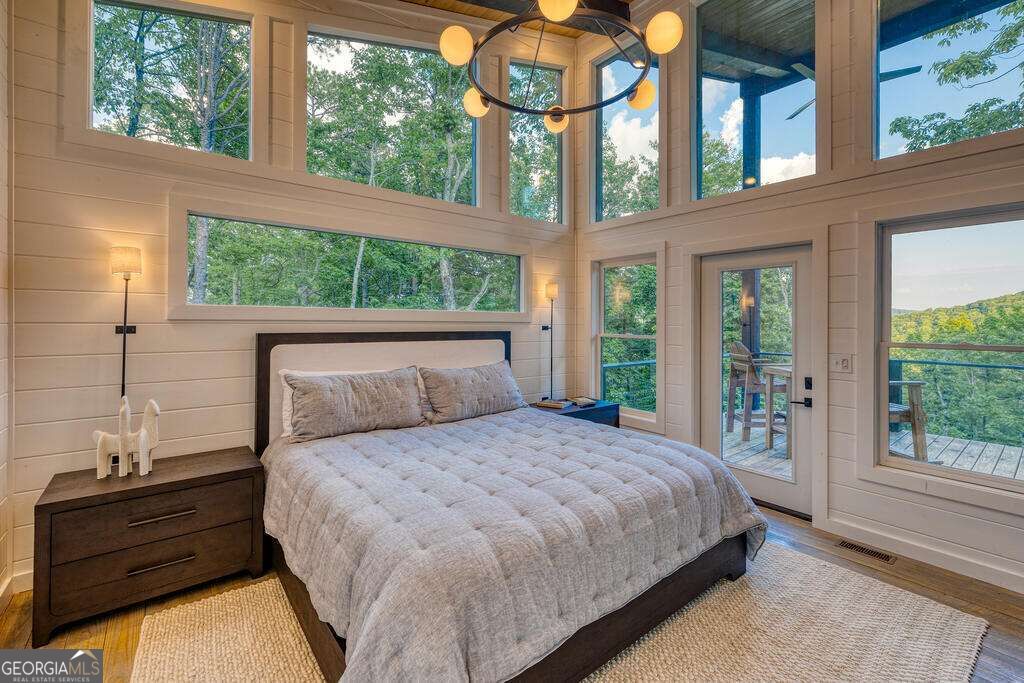 281 Raintree Bend