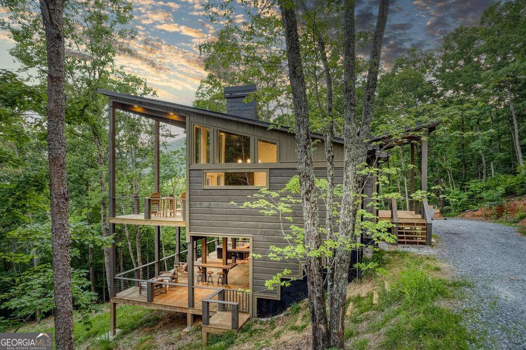 281 Raintree Bend