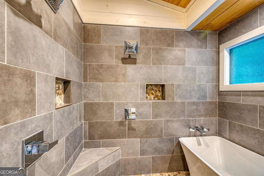 281 Raintree Bend