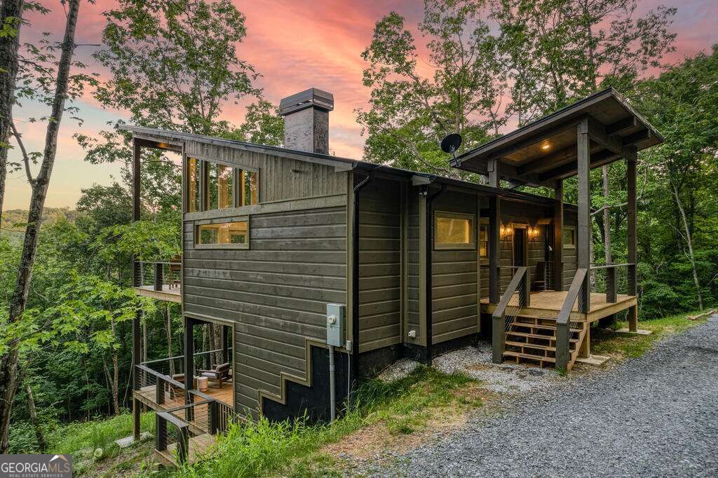 281 Raintree Bend