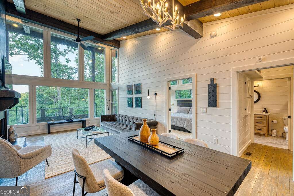 281 Raintree Bend