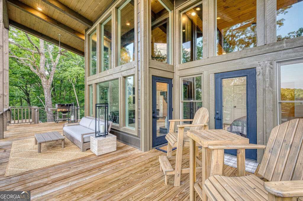 281 Raintree Bend