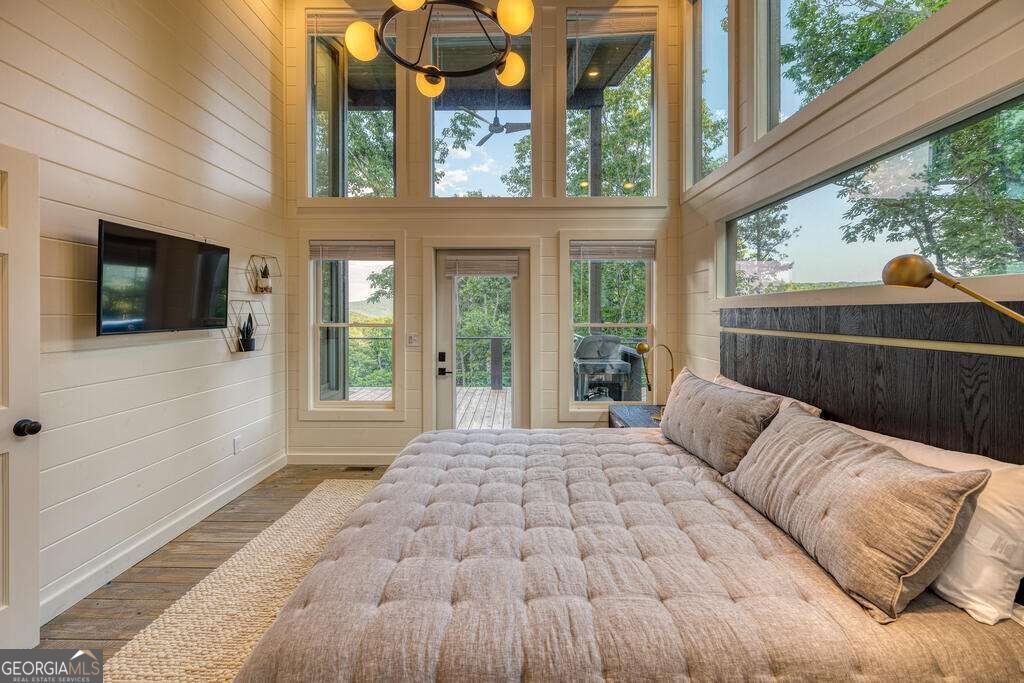281 Raintree Bend
