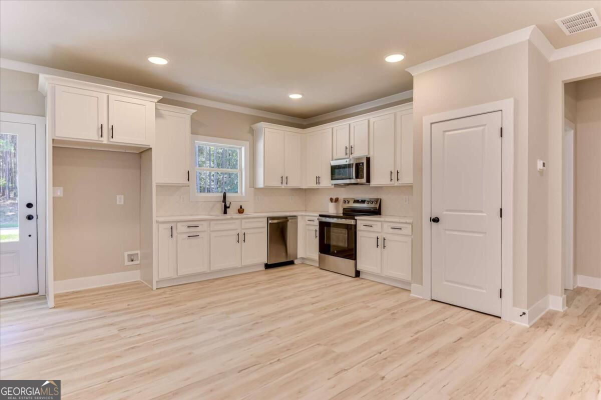 1165 Watersedge Cove