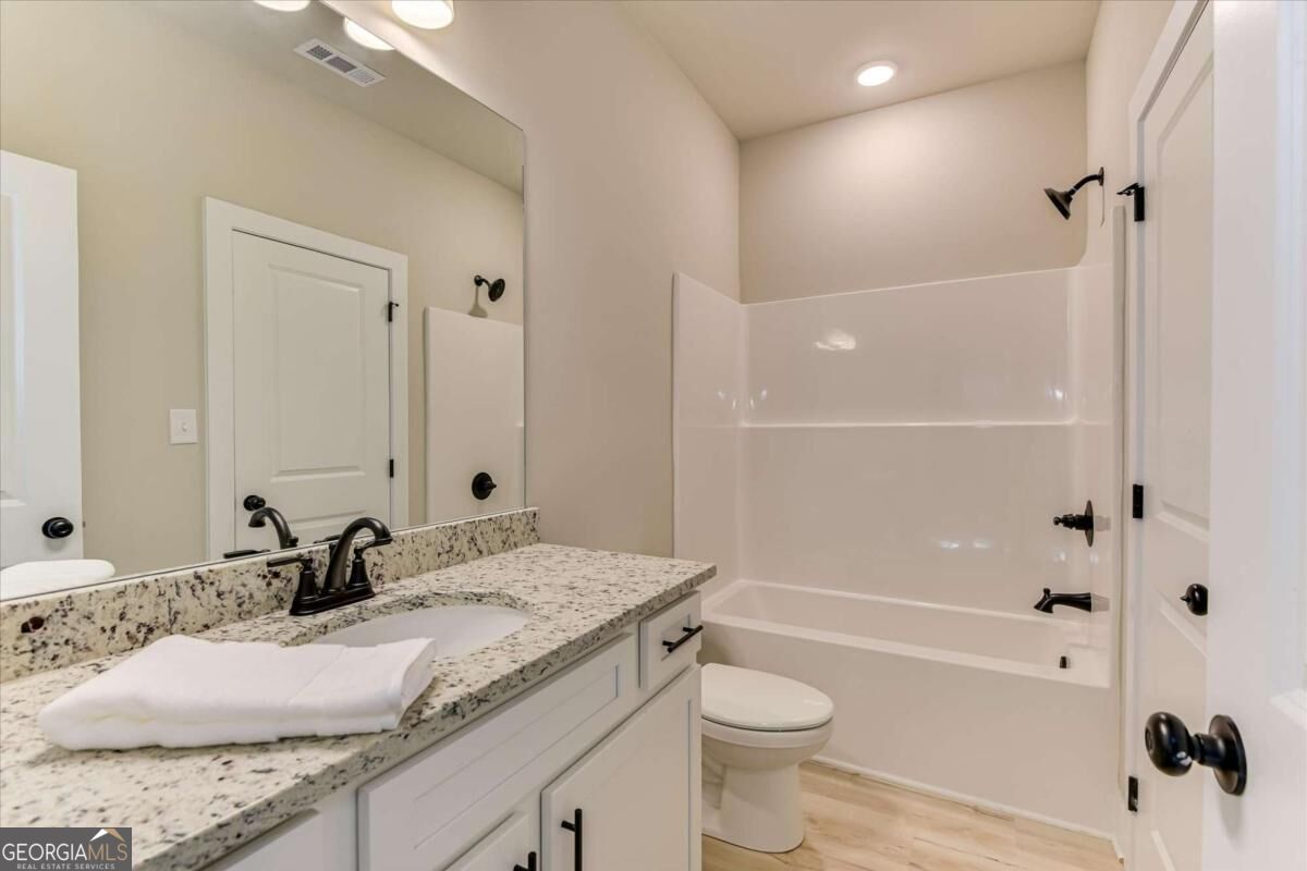 1165 Watersedge Cove