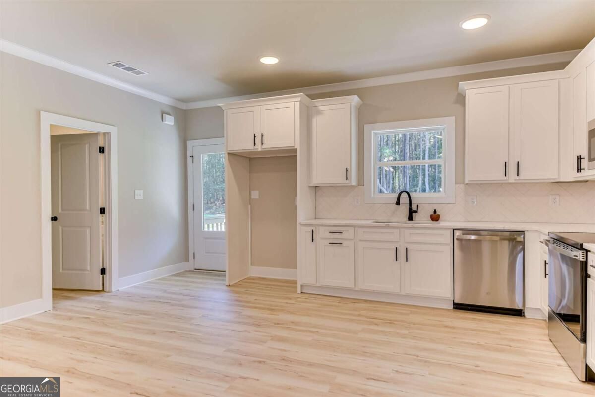 1165 Watersedge Cove