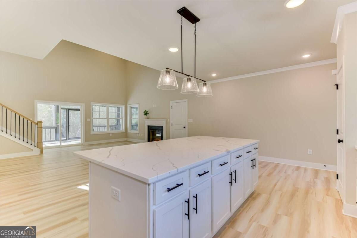 1021 Pointe S