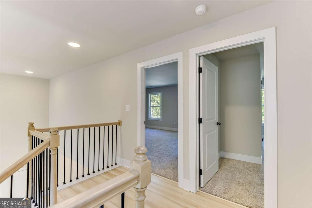 1021 Pointe S