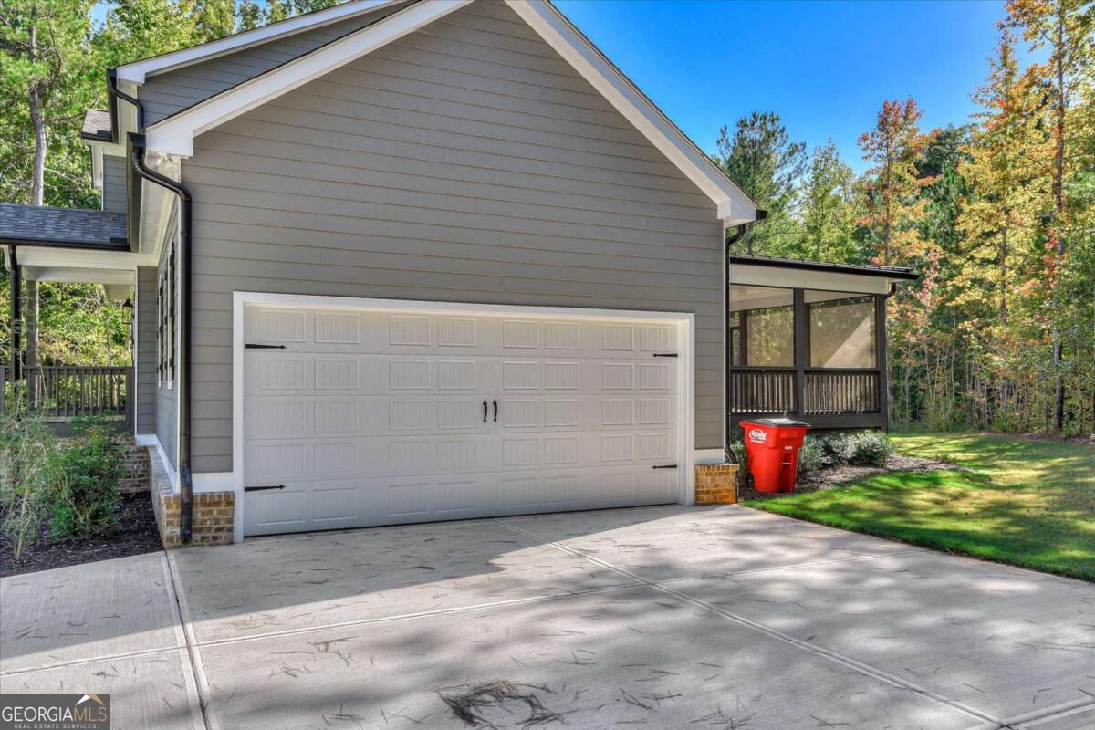 1021 Pointe S