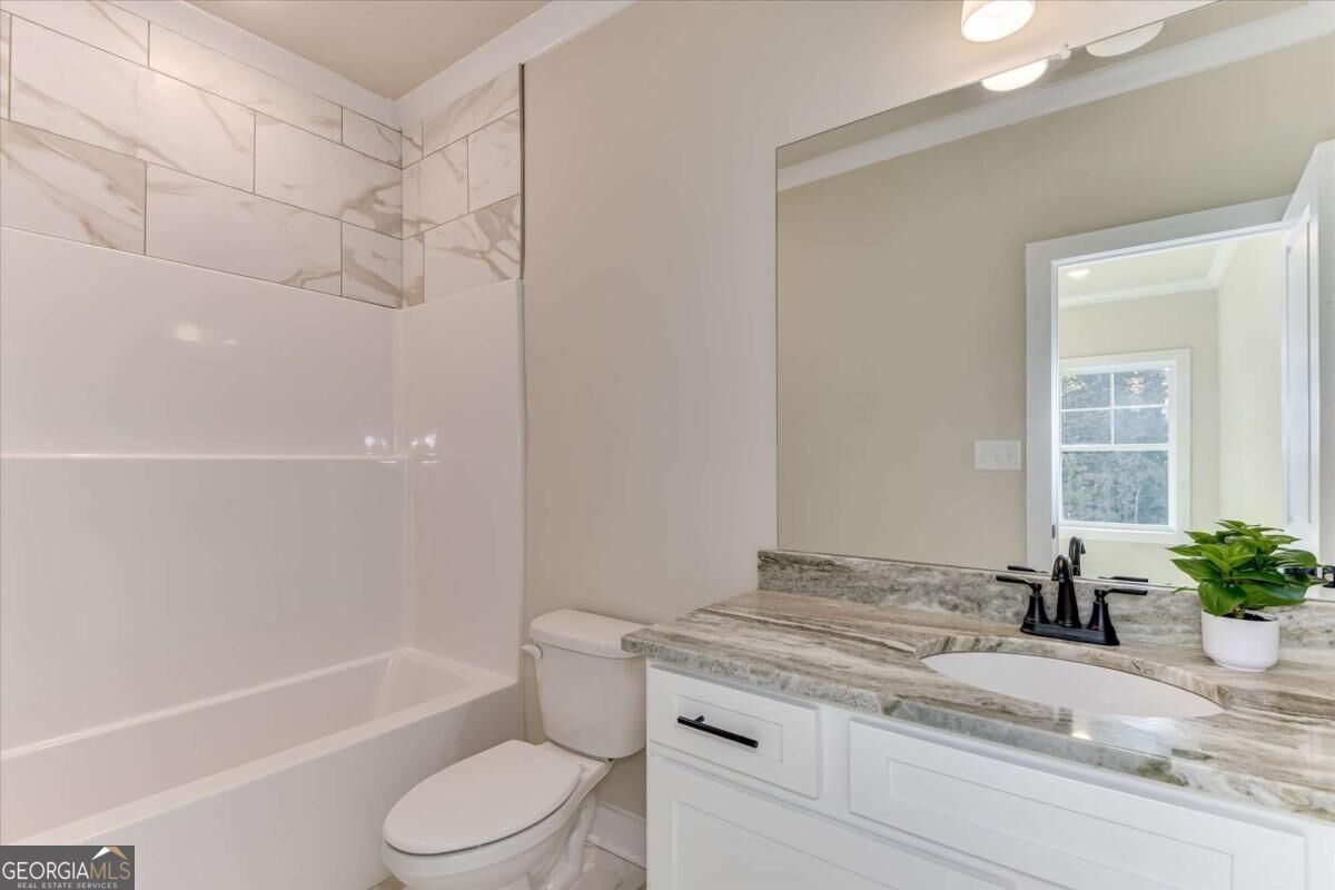 1021 Pointe S