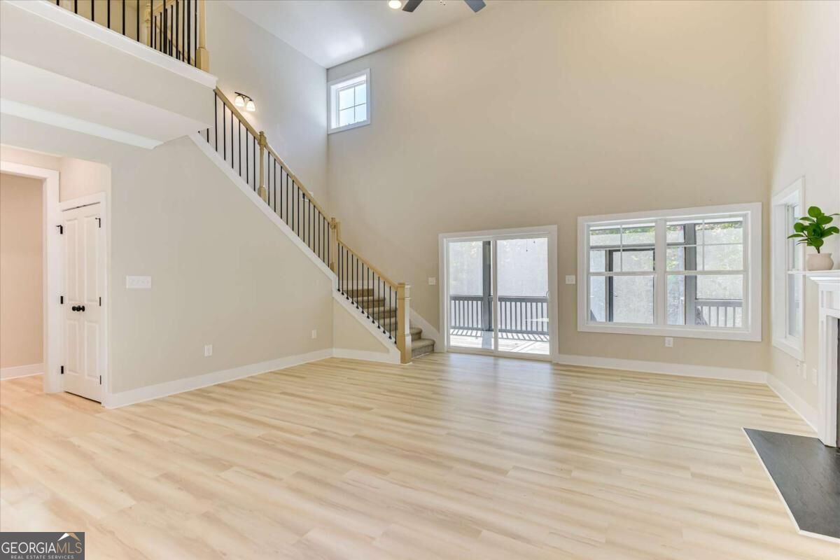 1021 Pointe S