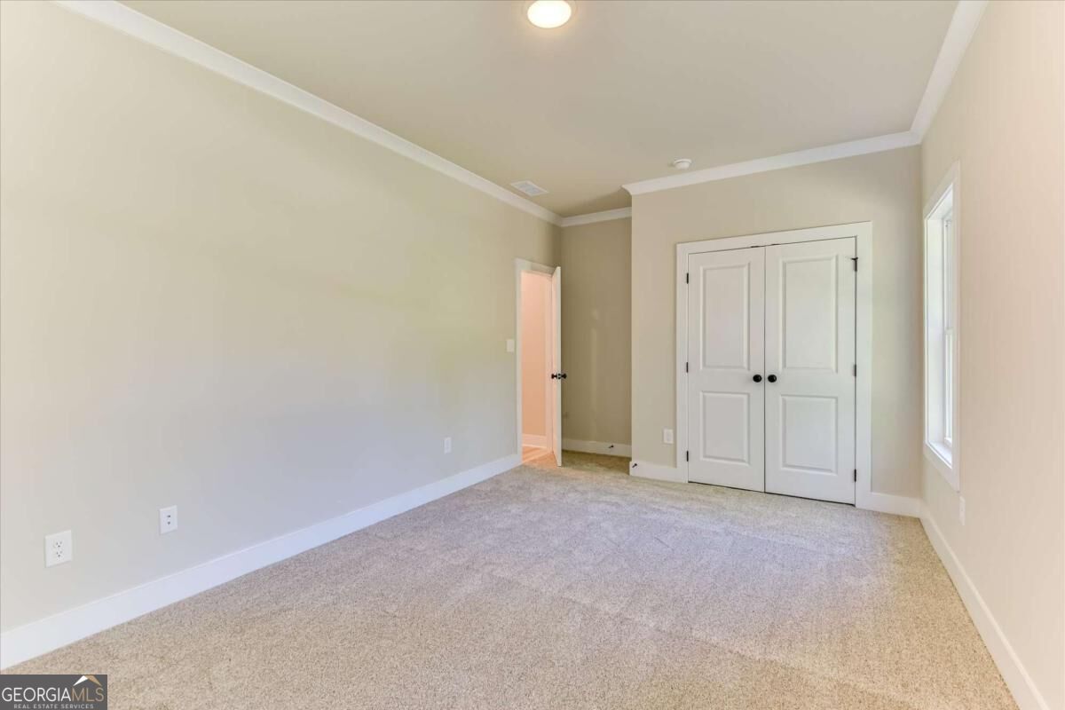 1021 Pointe S