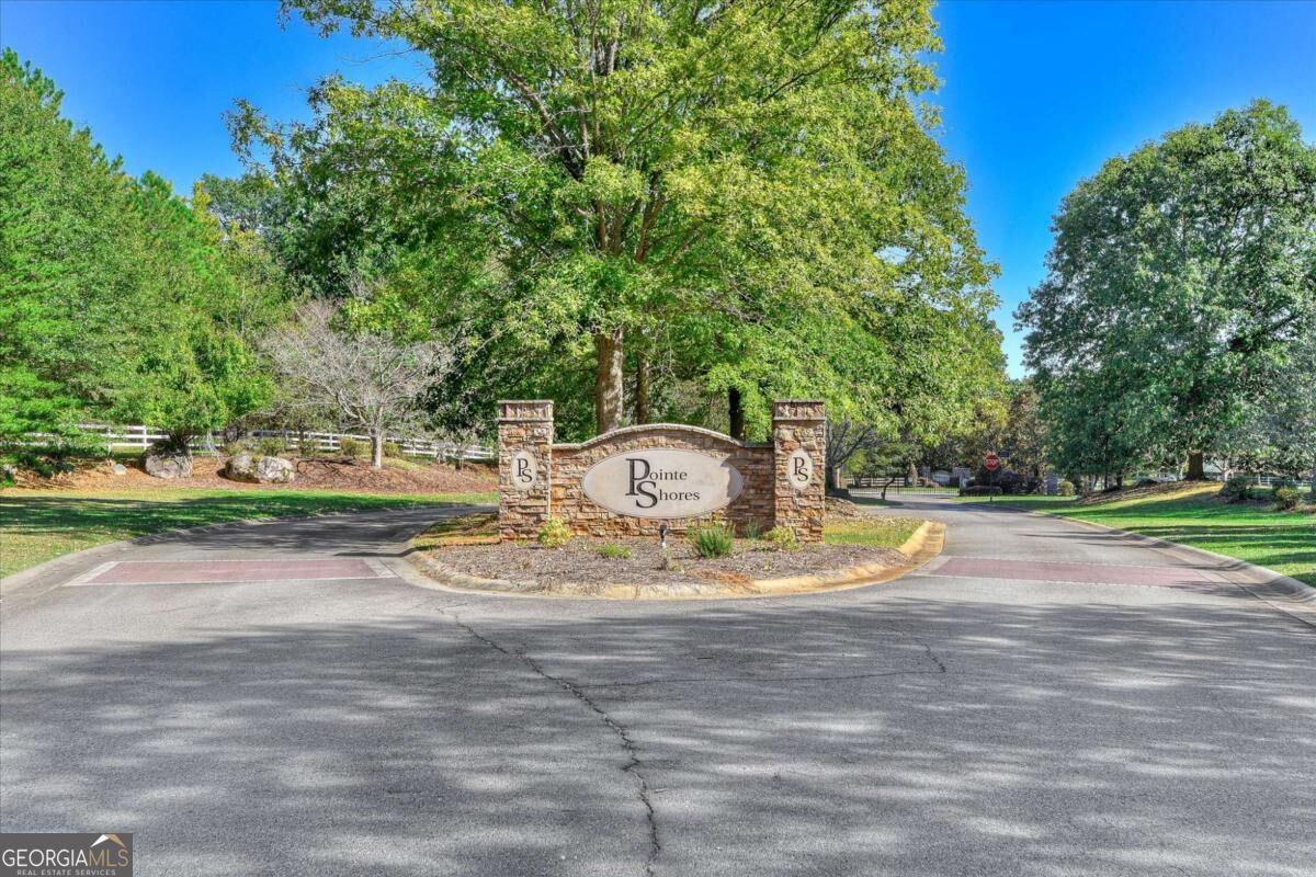 1021 Pointe S