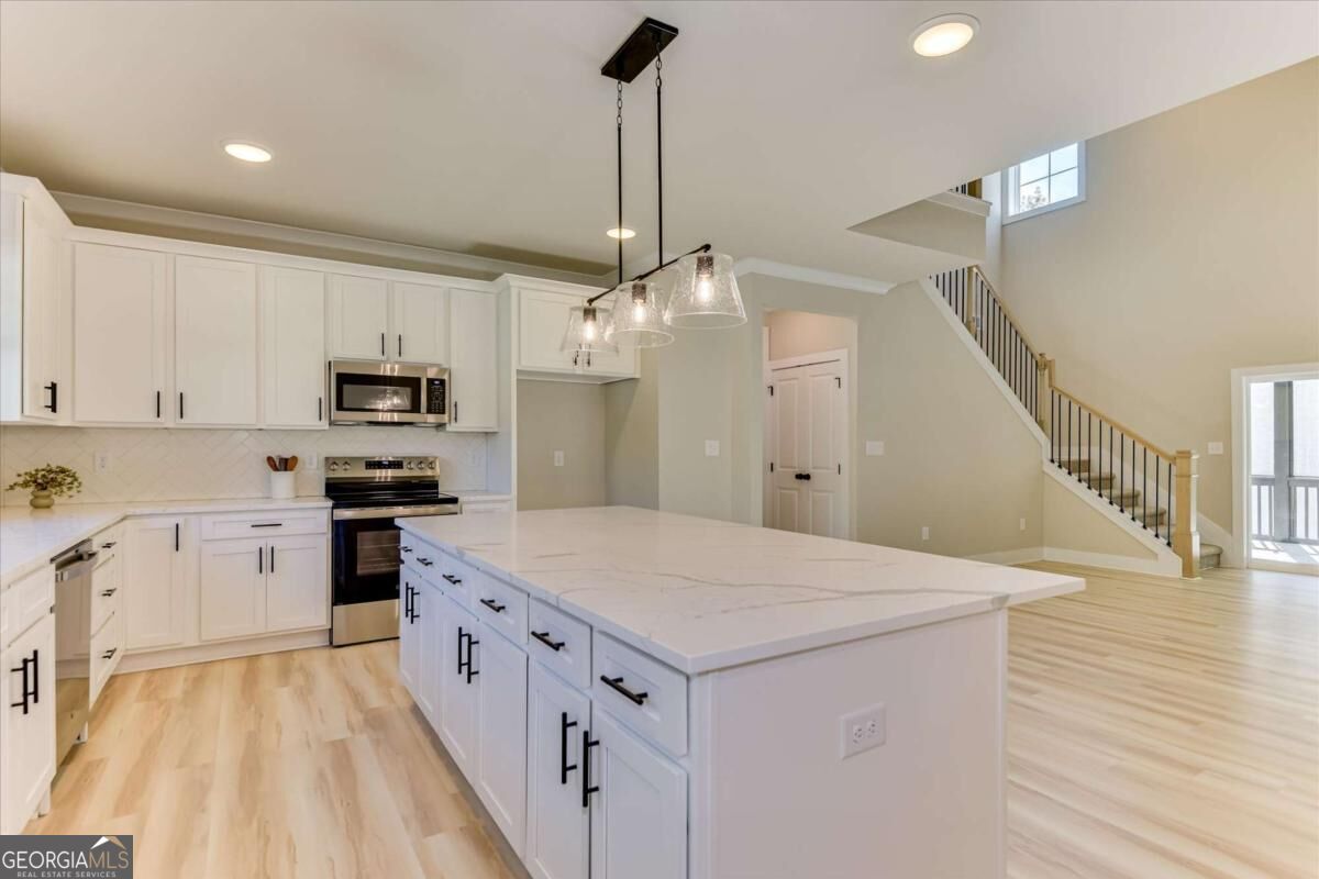 1021 Pointe S