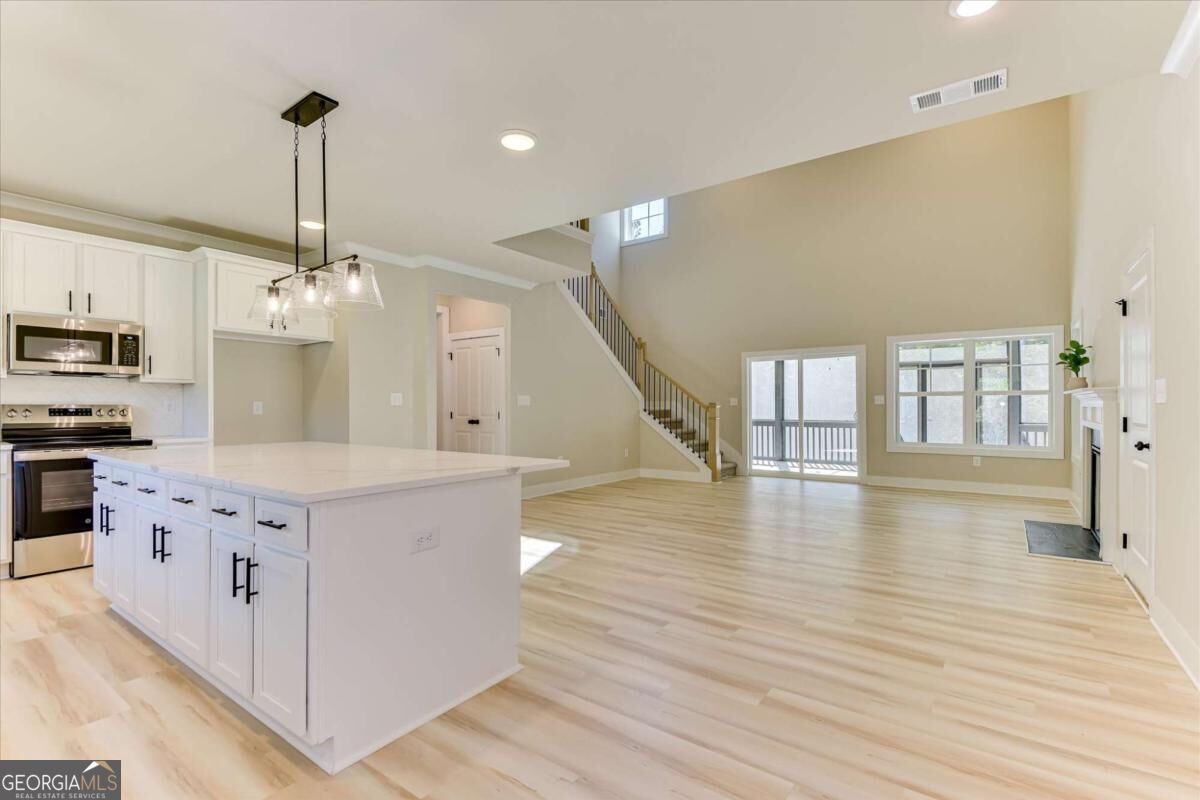 1021 Pointe S