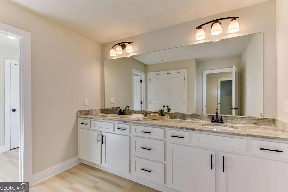 1021 Pointe S