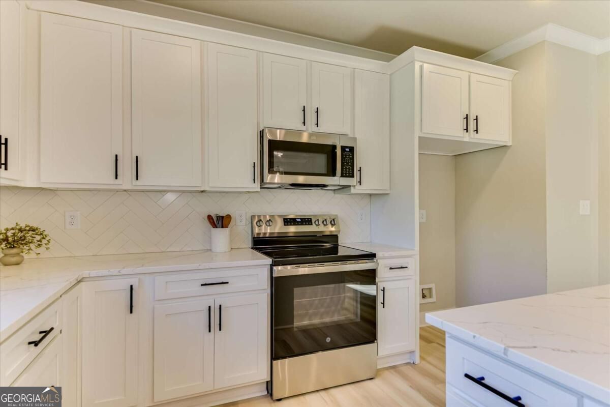 1021 Pointe S