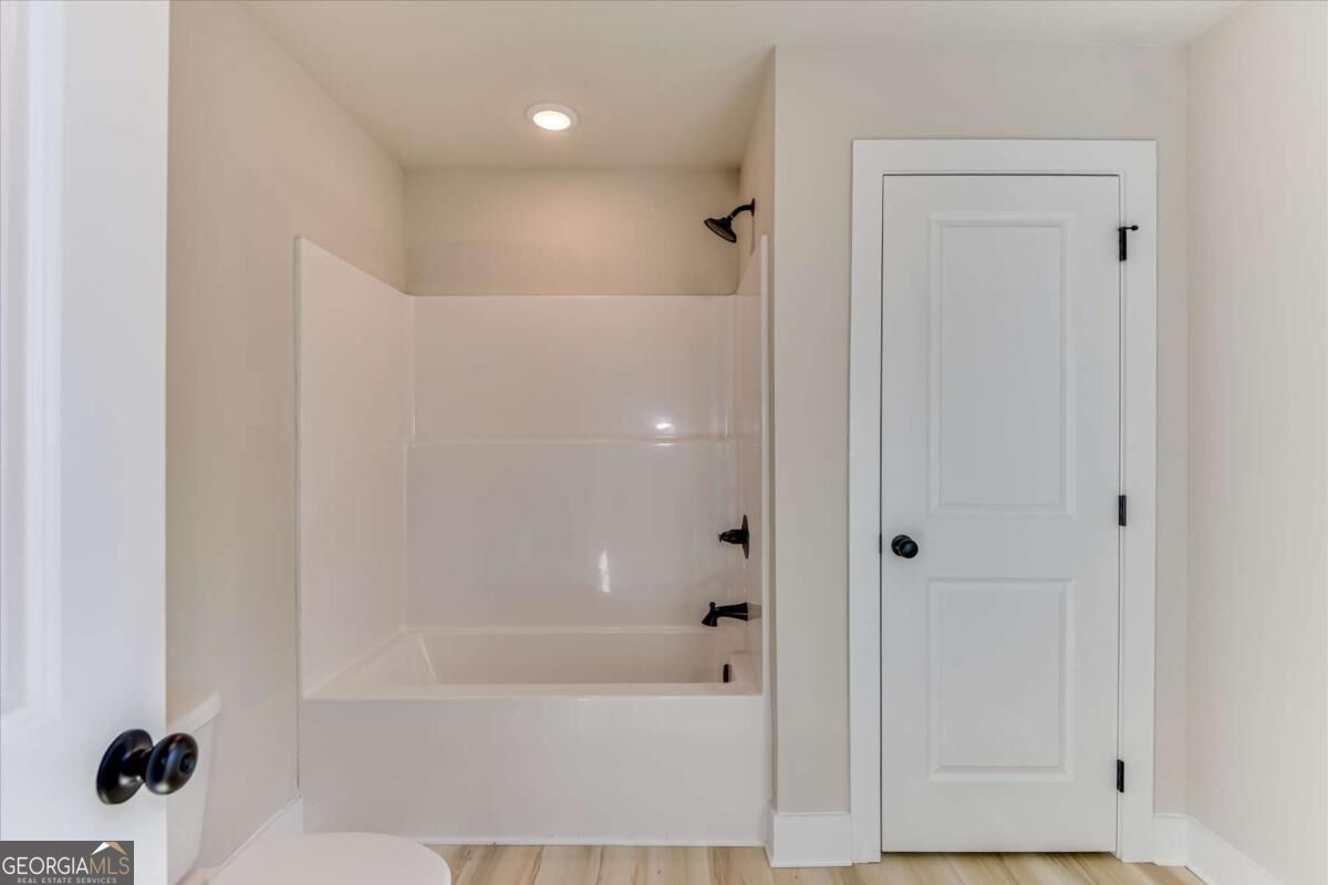 1021 Pointe S