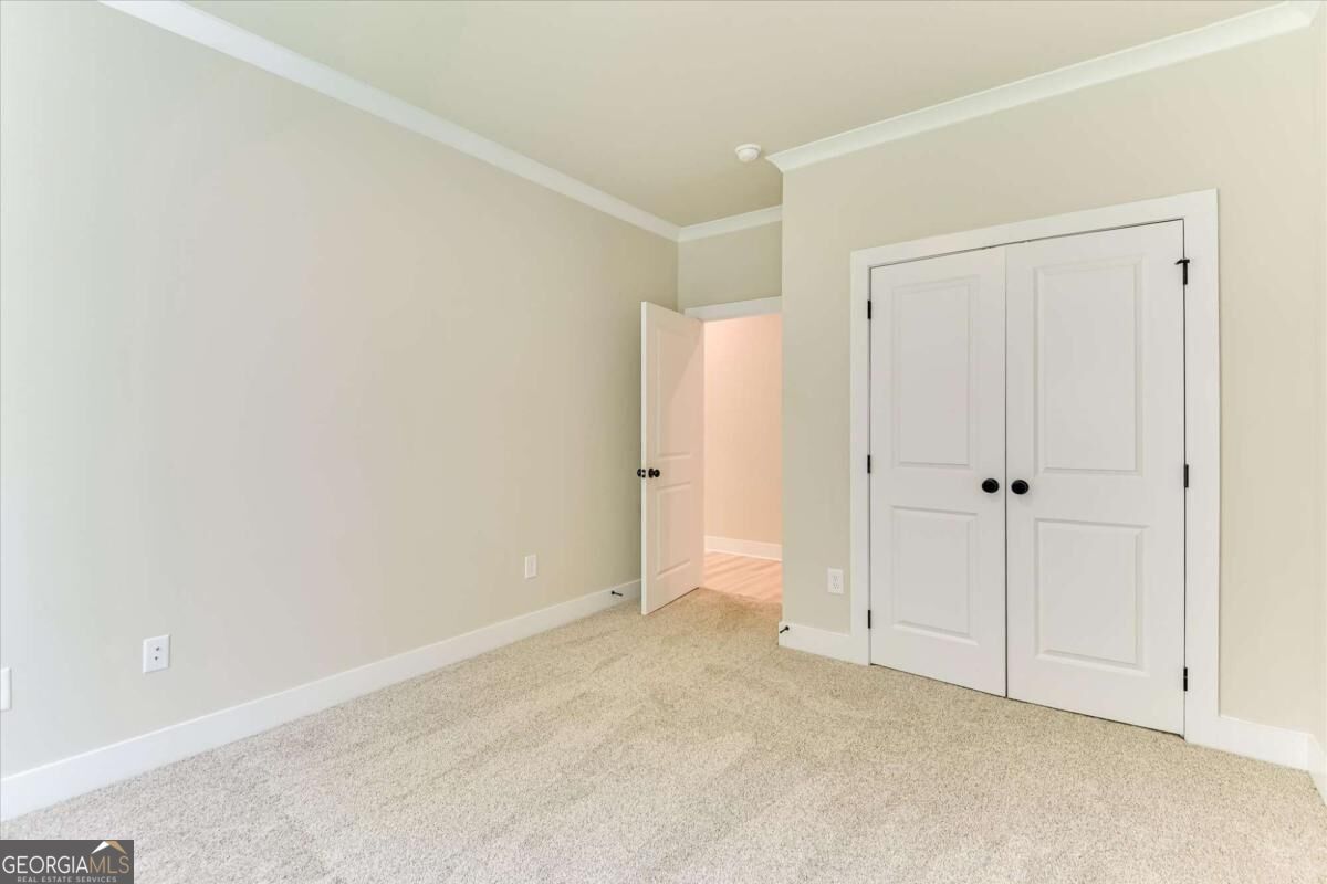 1021 Pointe S