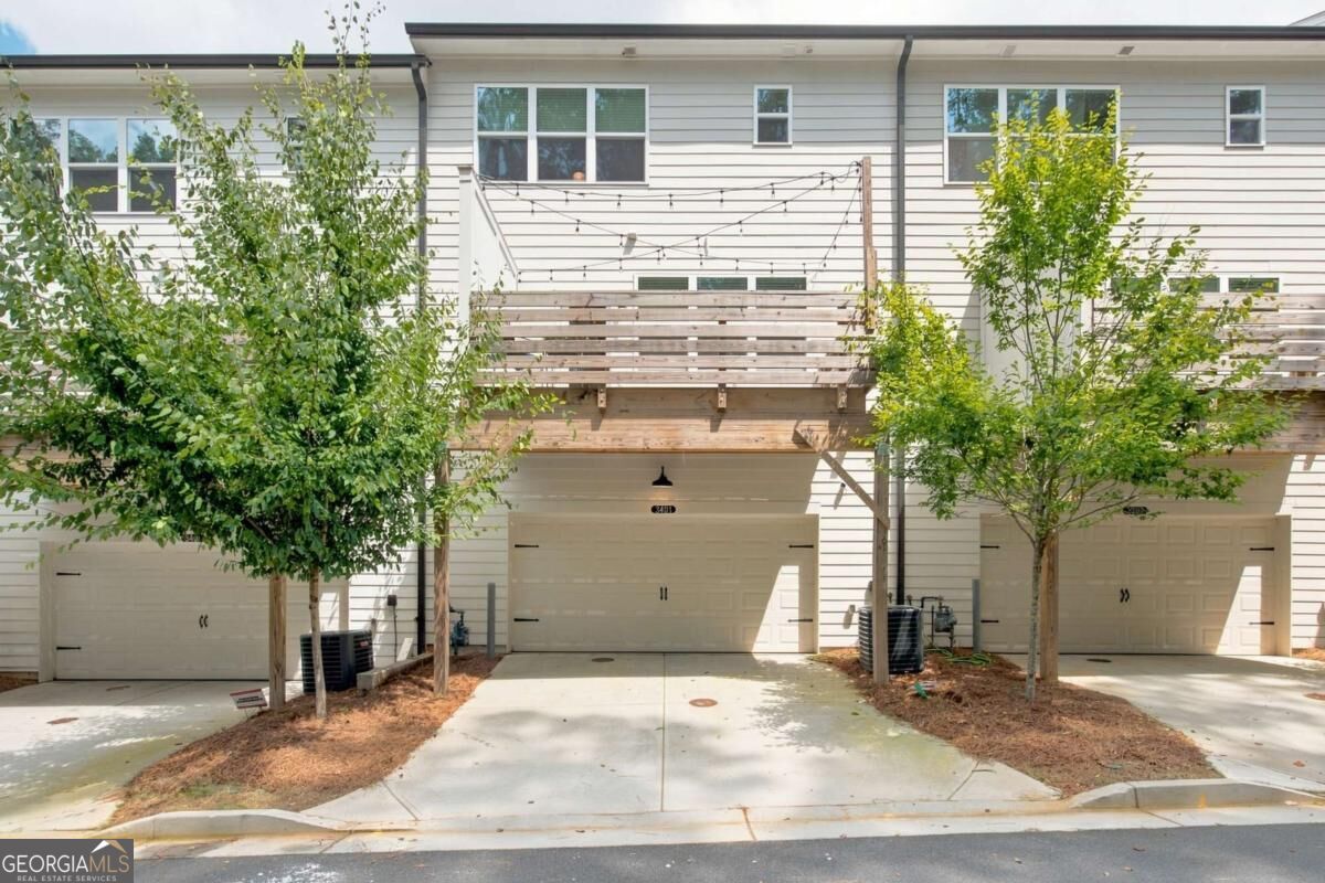 3401 Catalan Alley