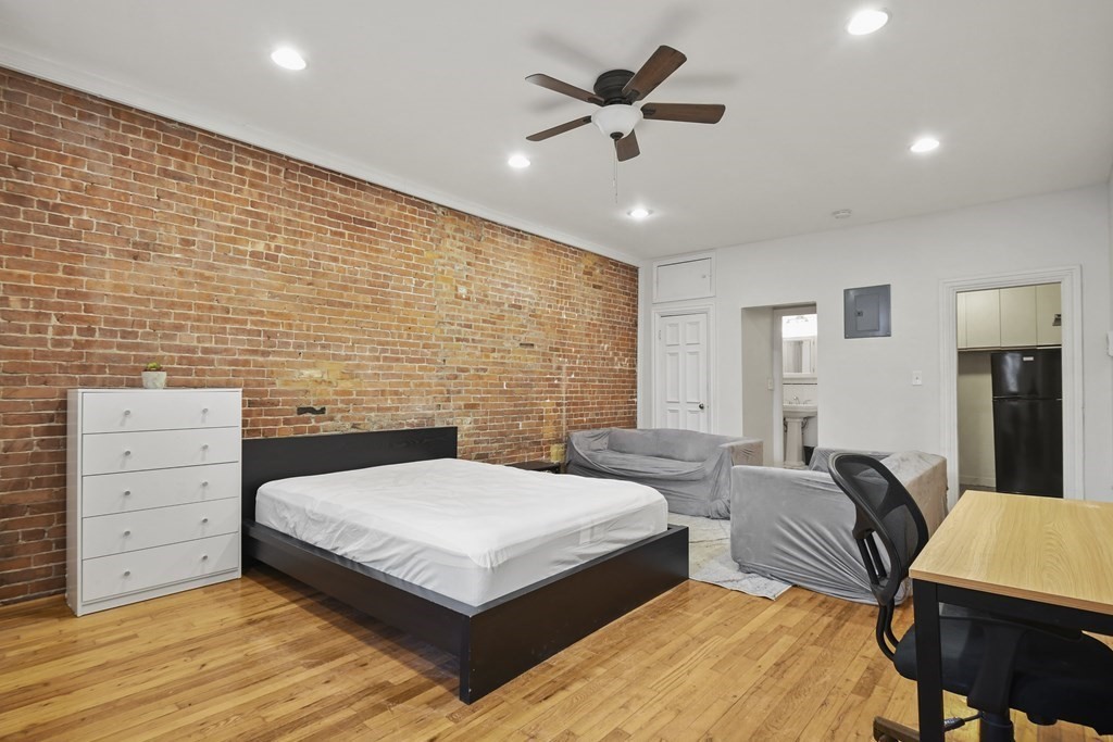 169 Beacon St Unit: B1
