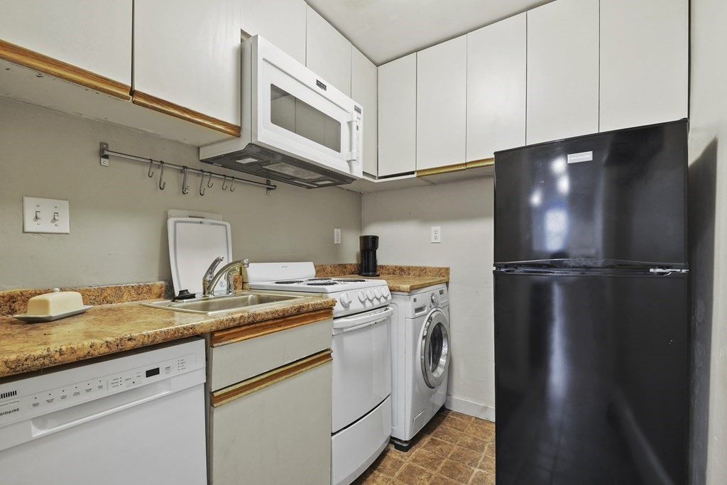 169 Beacon St Unit: B1