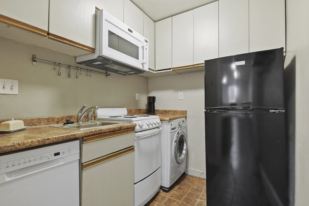 169 Beacon St Unit: B1
