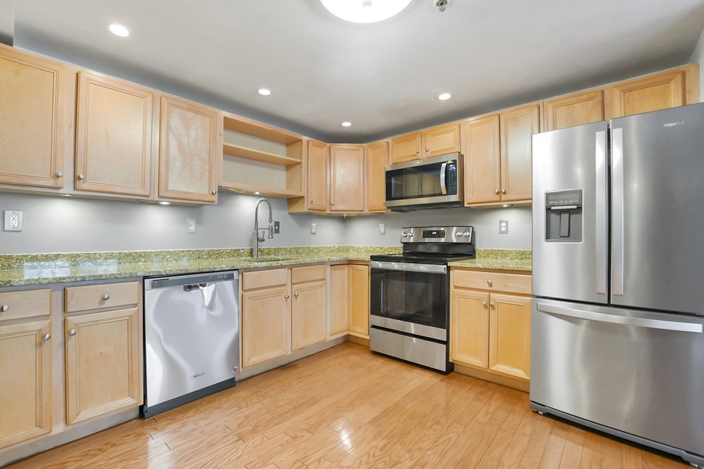 200 Market Unit: 4301