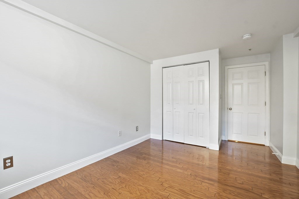 200 Market Unit: 4301