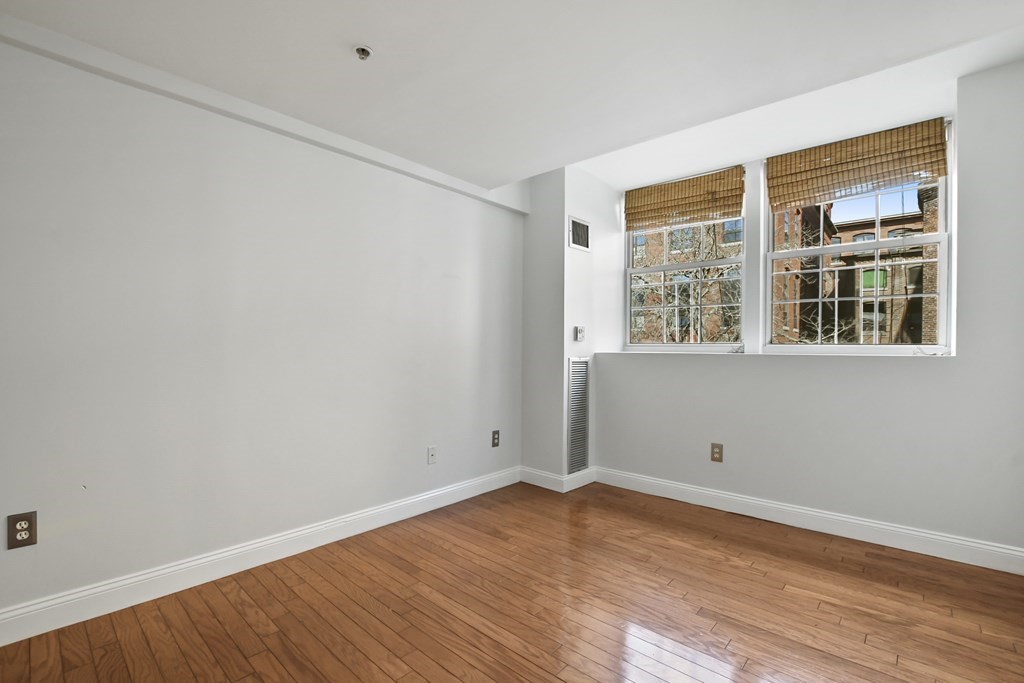 200 Market Unit: 4301