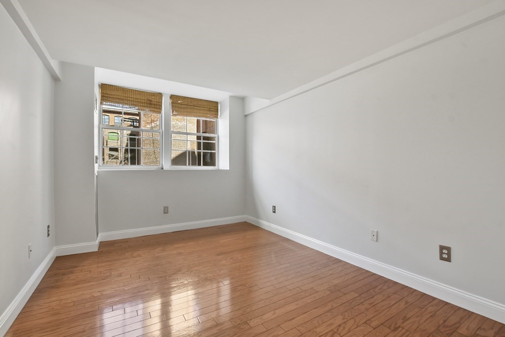 200 Market Unit: 4301