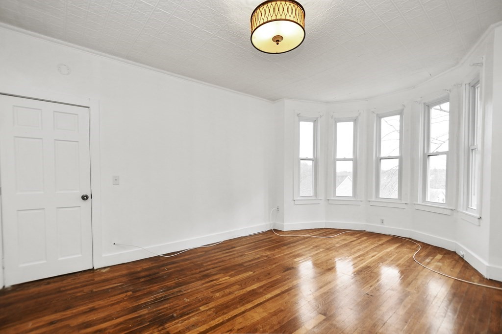 130 Barlett Street Unit: 2