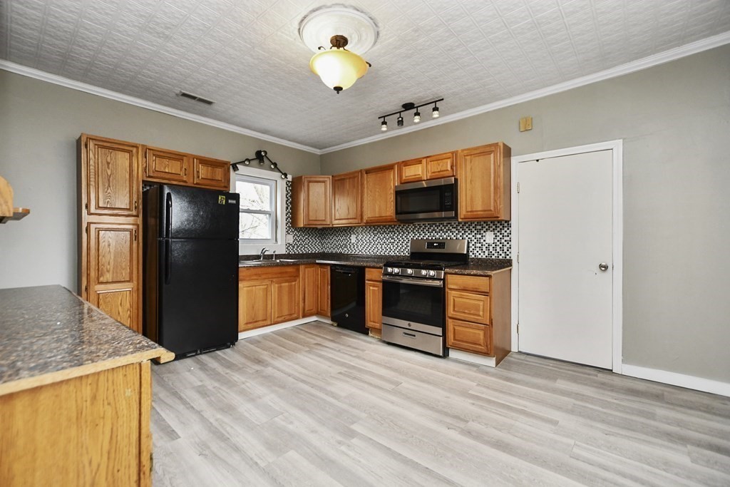 130 Barlett Street Unit: 2