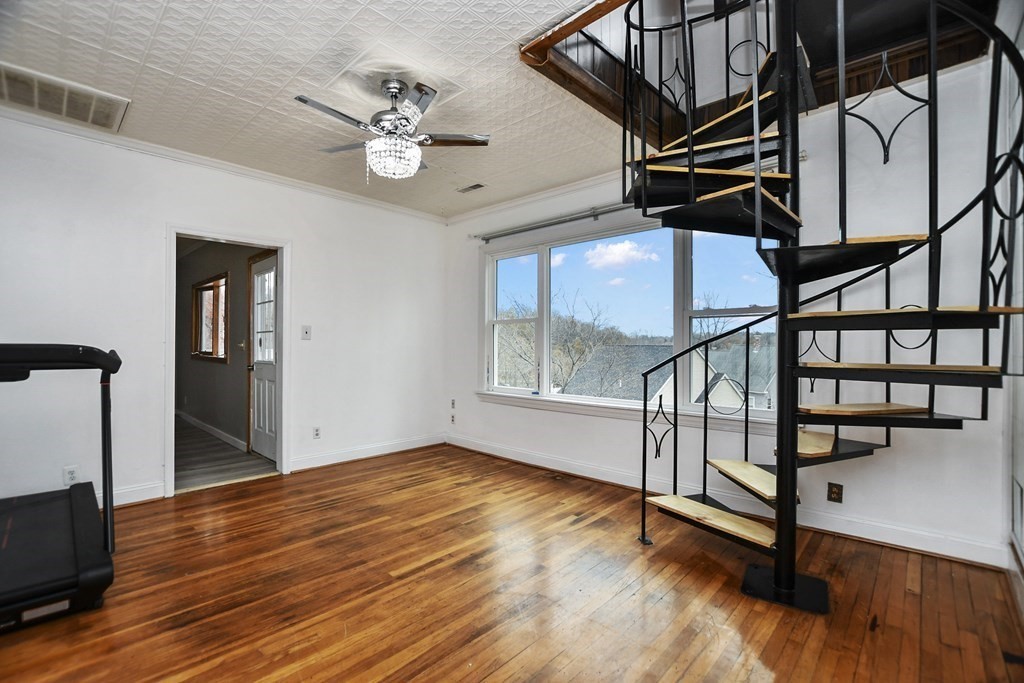 130 Barlett Street Unit: 2