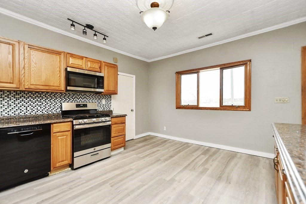 130 Barlett Street Unit: 2