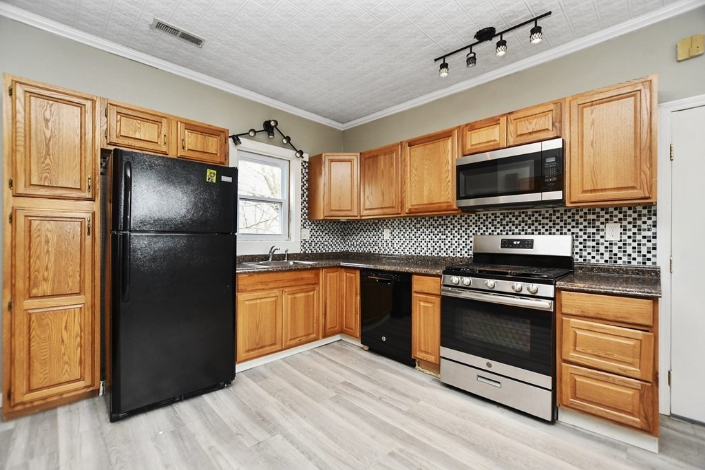 130 Barlett Street Unit: 2