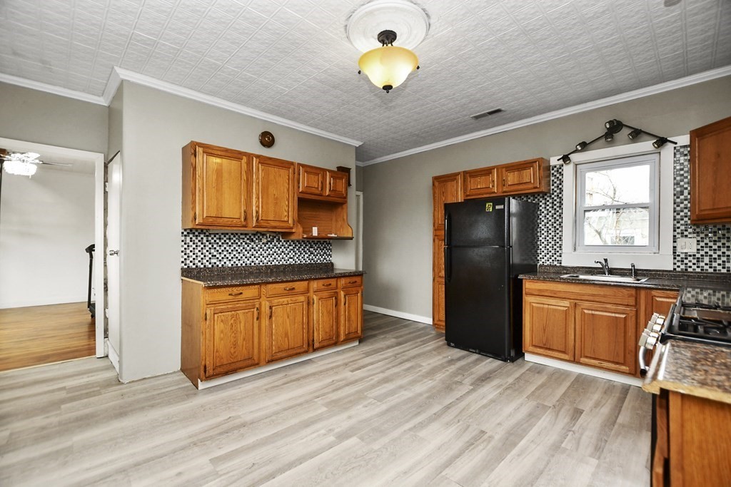 130 Barlett Street Unit: 2