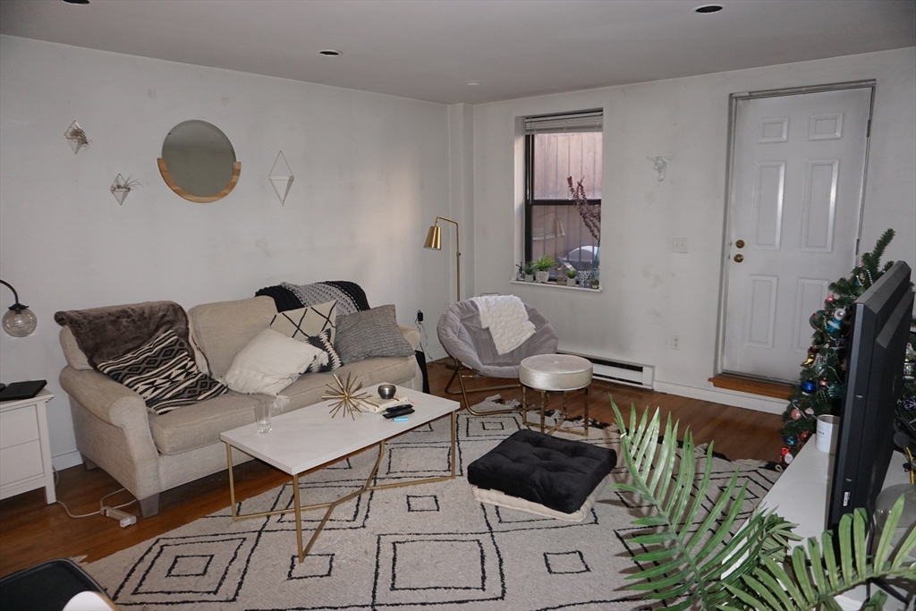 18 E Springfield Street # 1