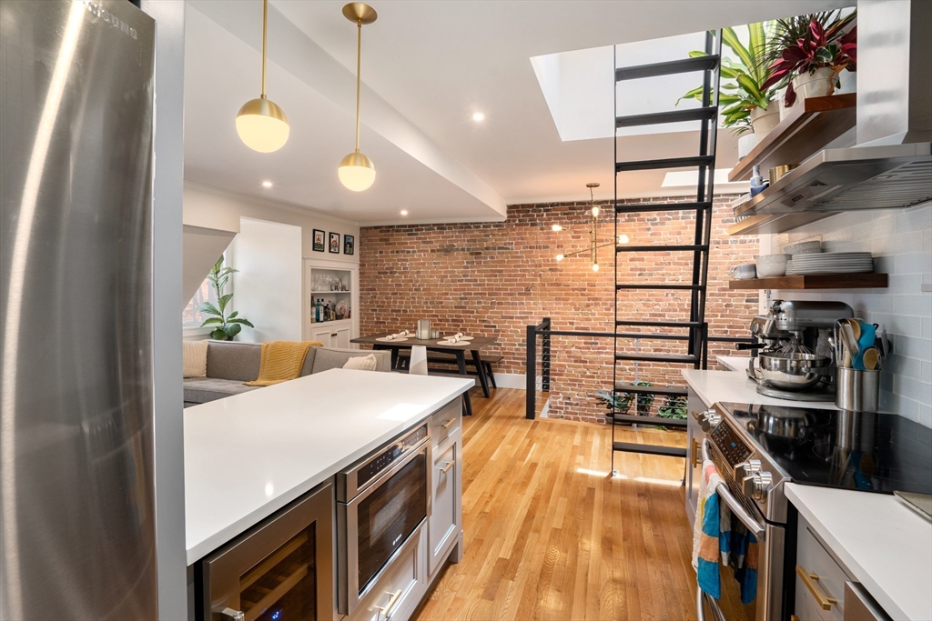 51 E Springfield Street # 4