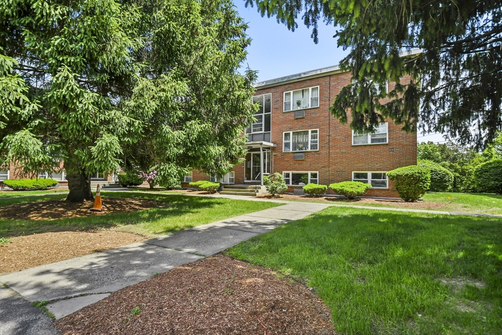 1105 Lexington # 2 Unit: 10-2