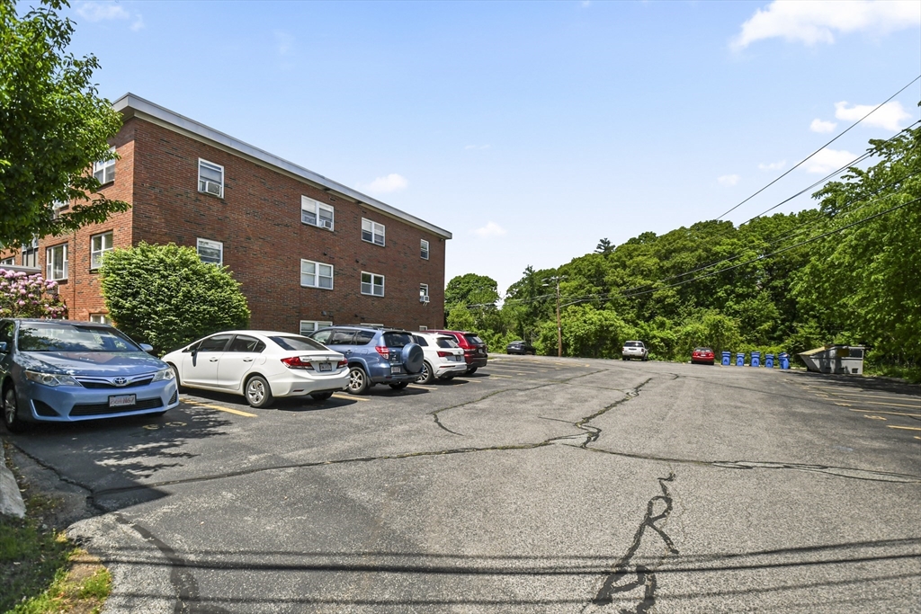 1105 Lexington # 2 Unit: 10-2