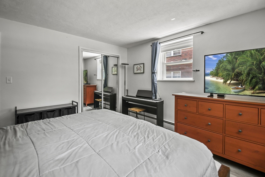 1105 Lexington # 2 Unit: 10-2
