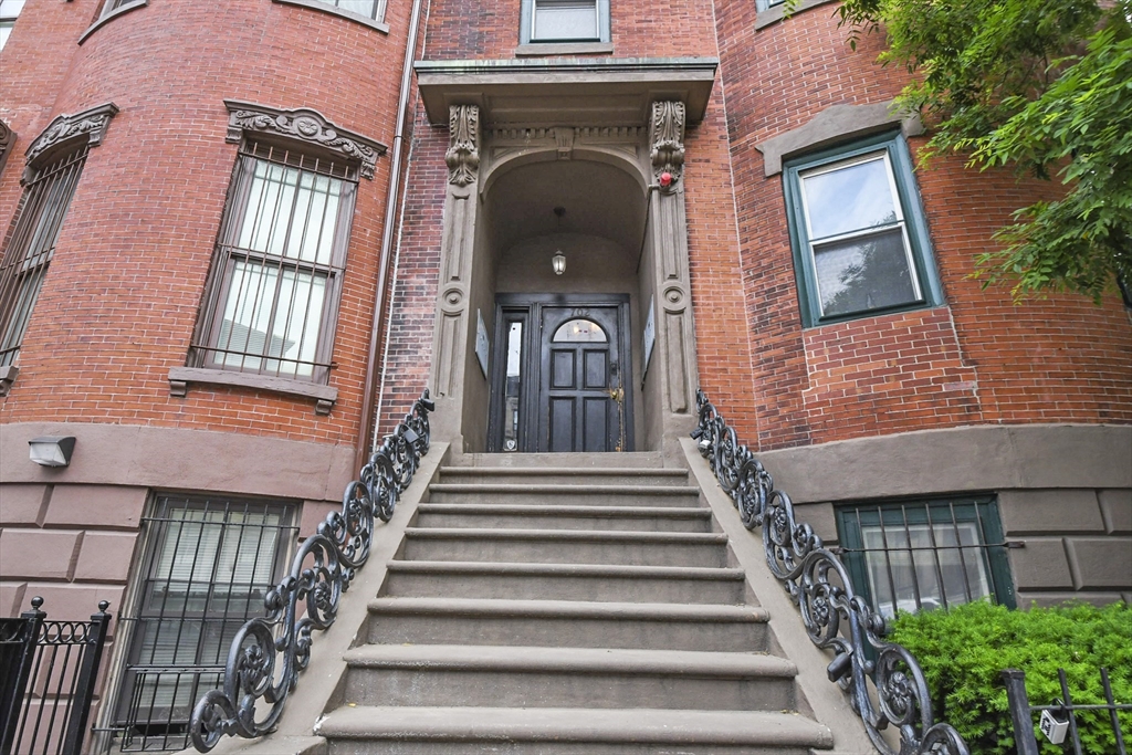 702 Massachusetts # 6