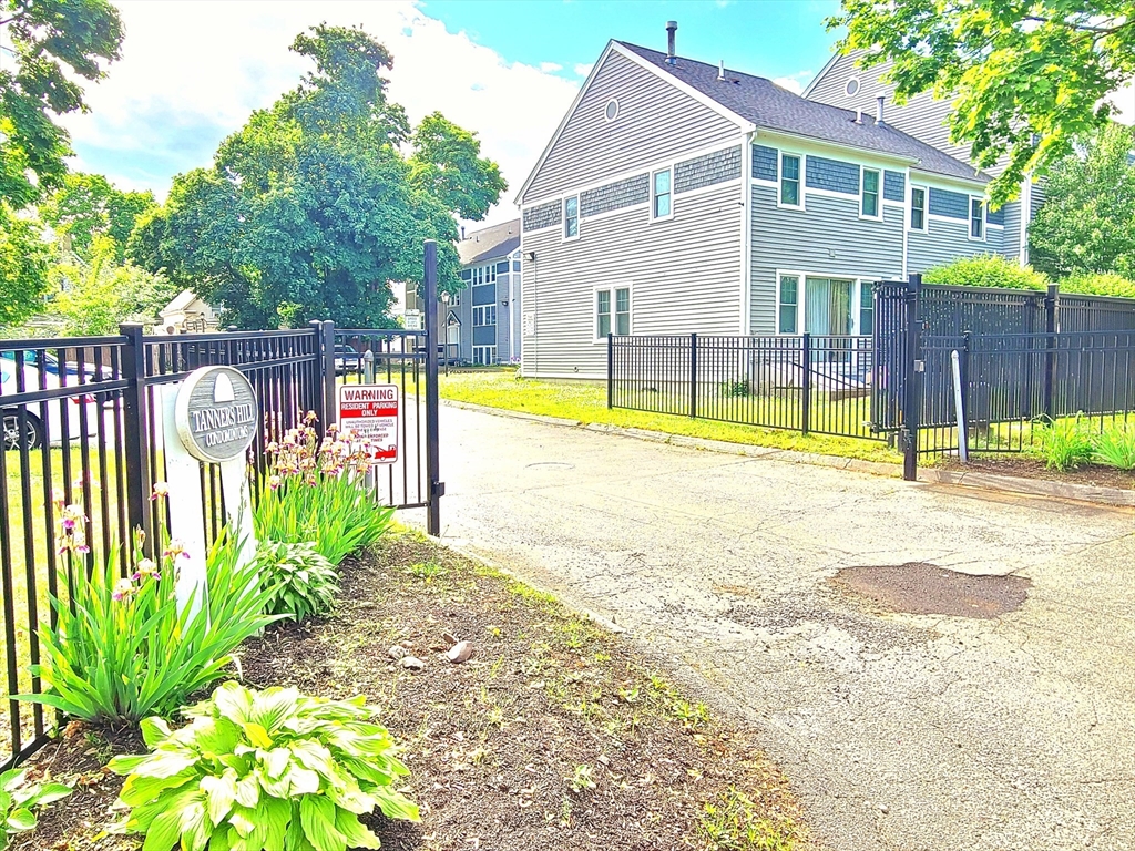 260 N Warren Ave # B7