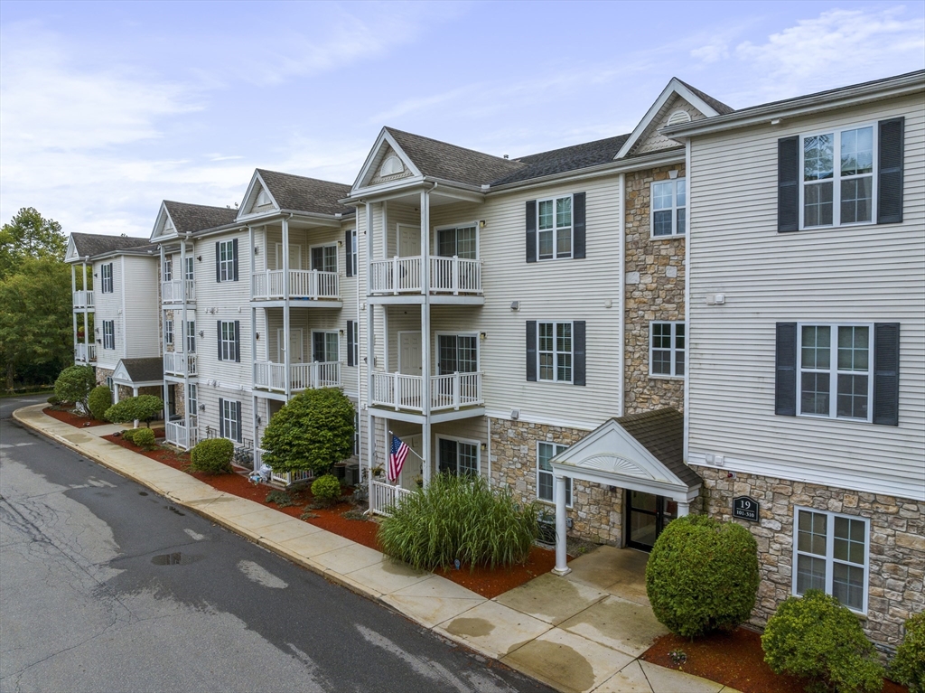 19 Hampshire Rd # 204