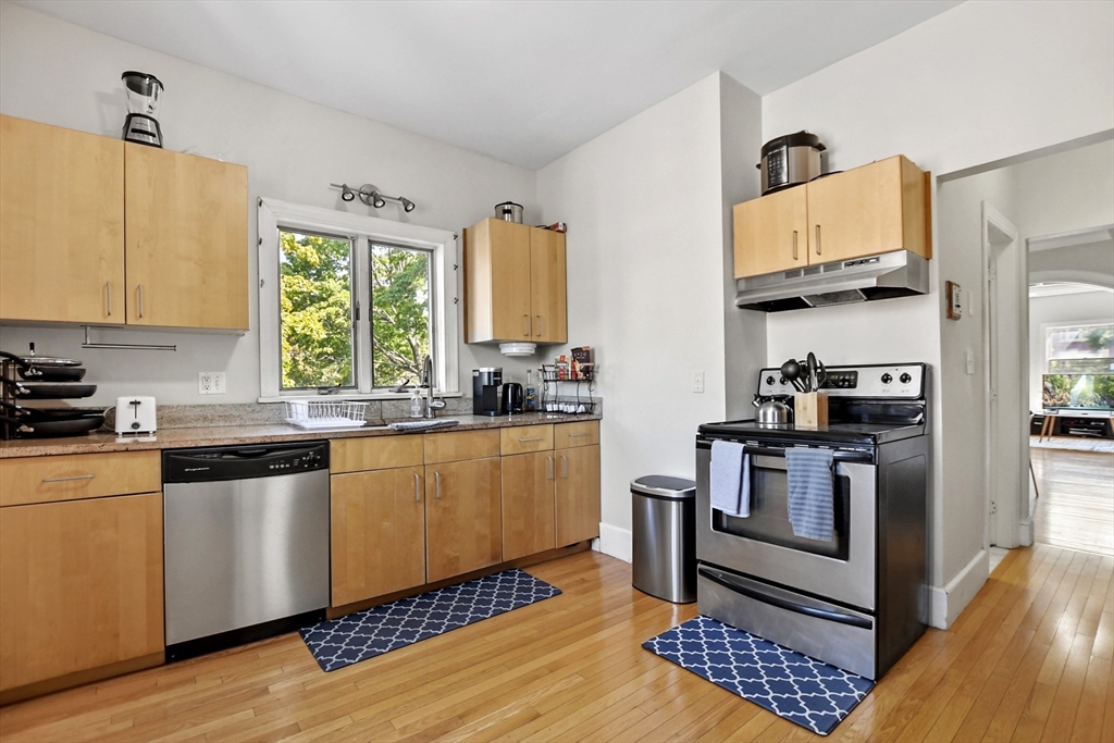 87 Broad St # 2