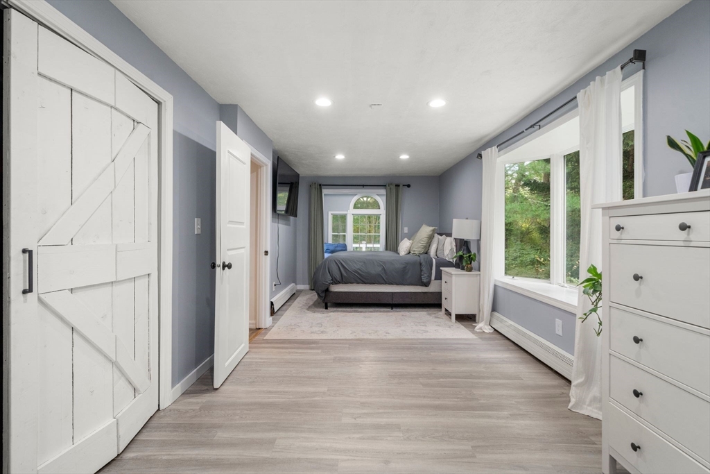 29 W Elm St
